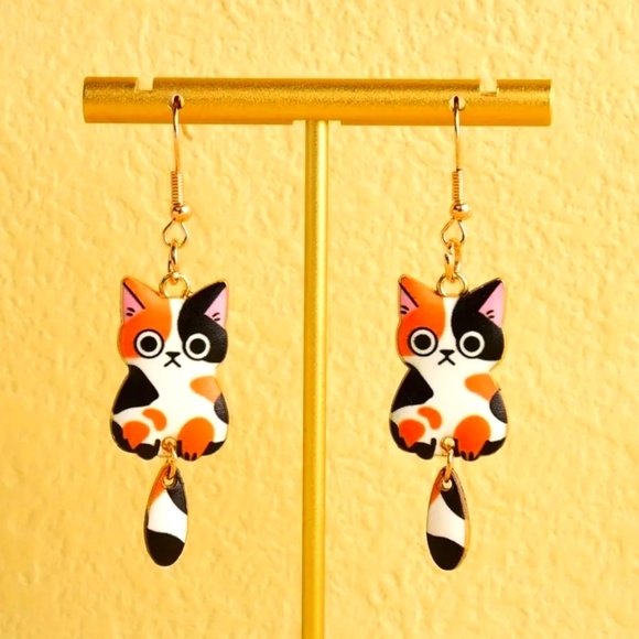 Calico Cat Earrings - Picture 1 of 3